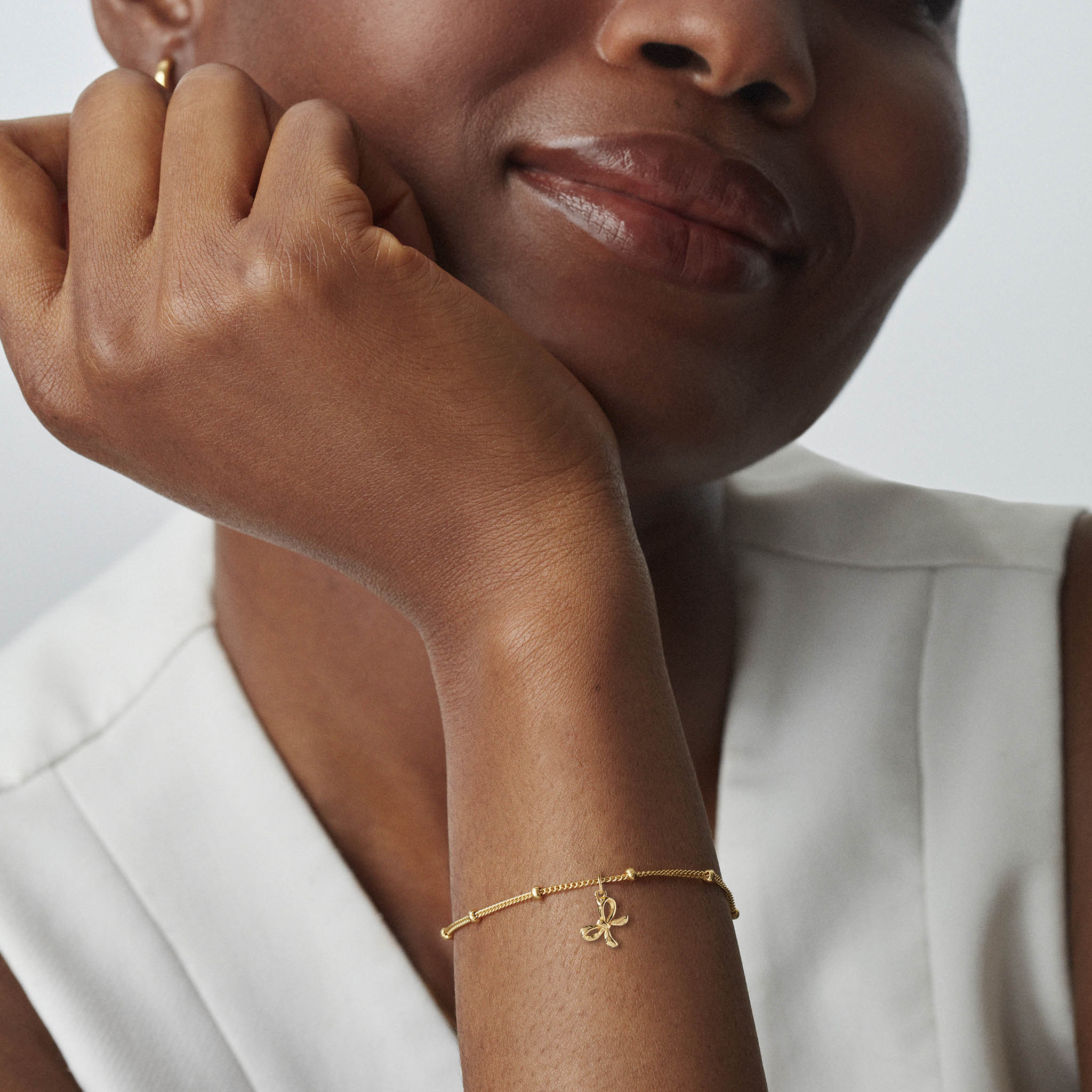 Bow Bracelet Gold - Image 2