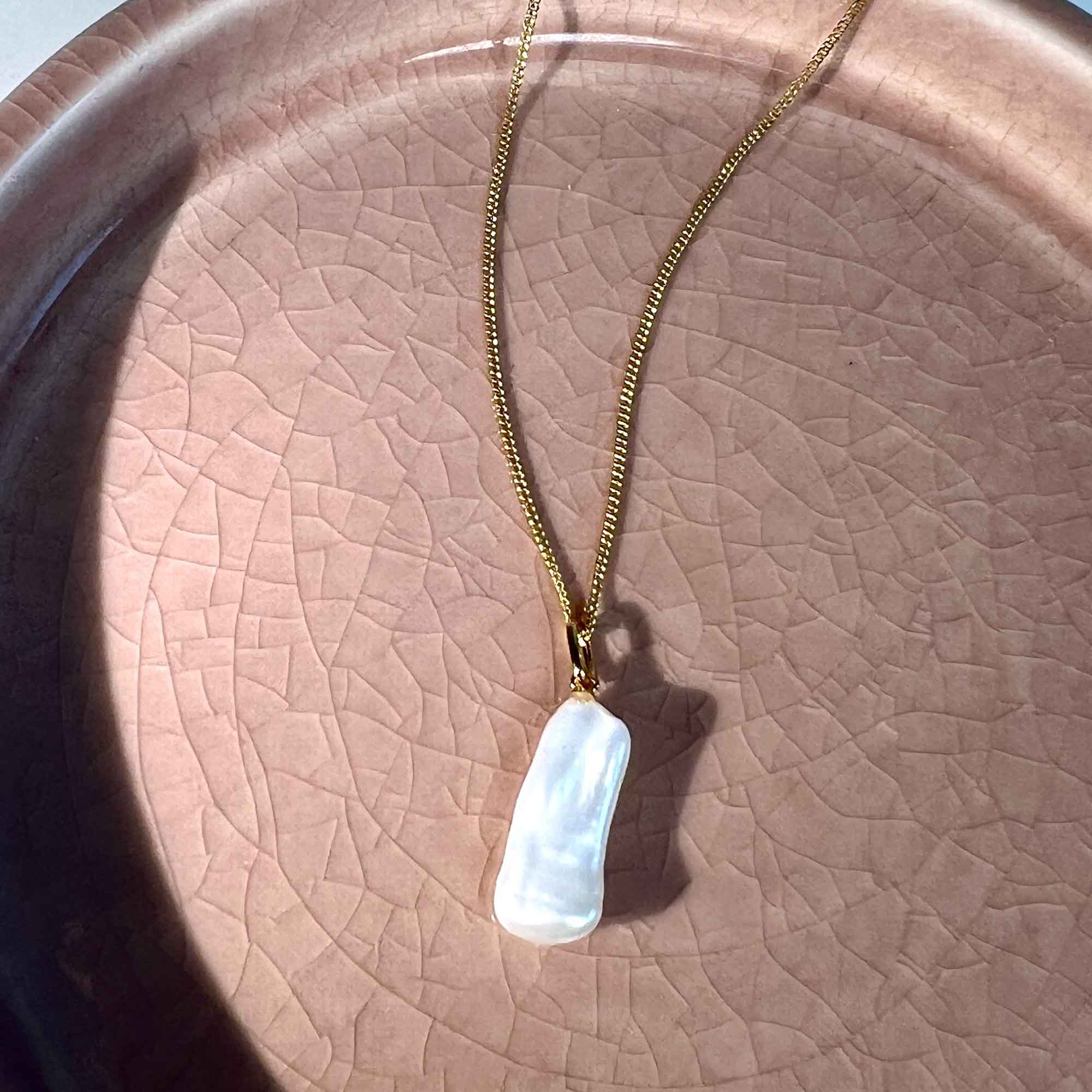 Long Pearl Pendant Gold - Image 5