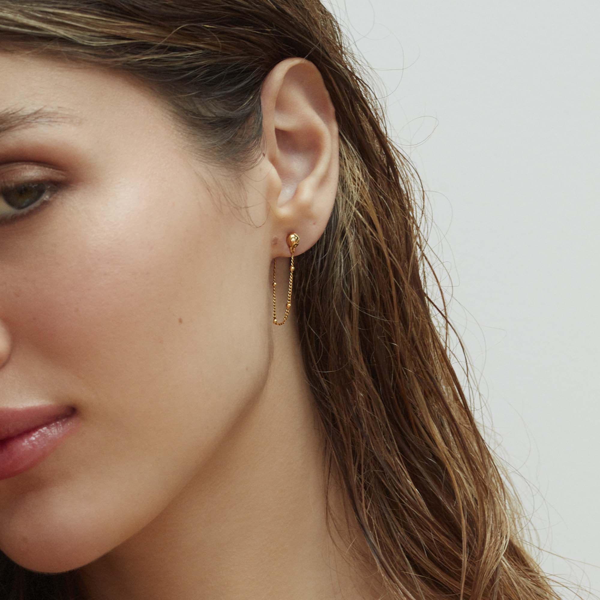 Lume Chain Earrings Gold - Image 4