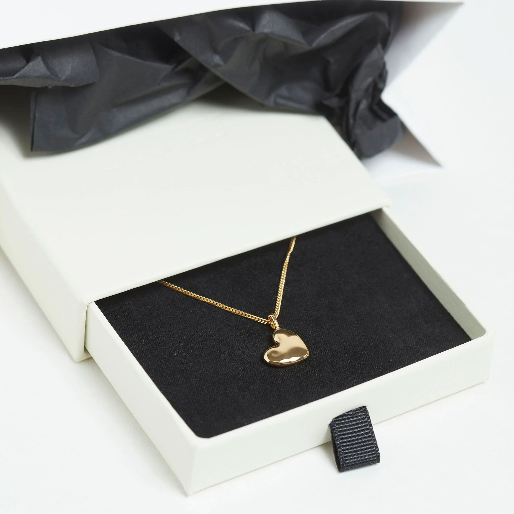 Organic Heart Necklace Gold - Image 3