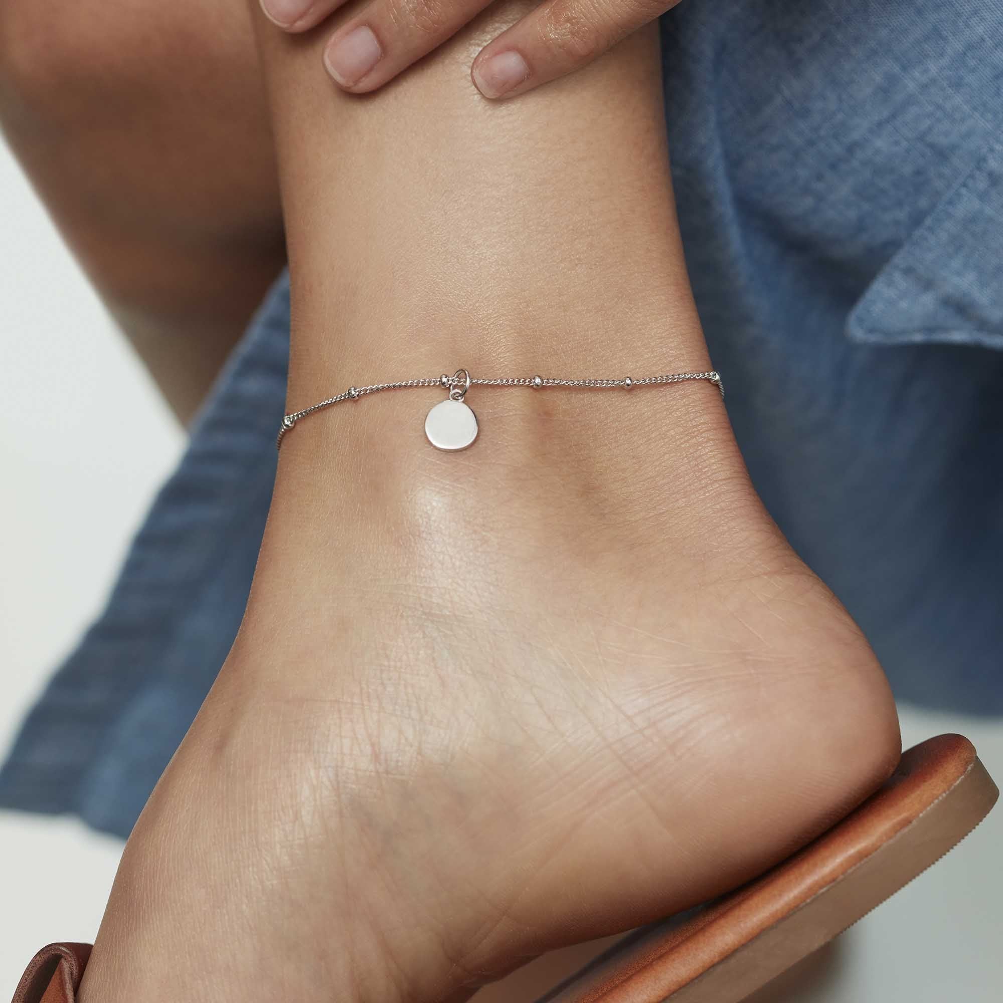 Mini Disc Initial Anklet Gold - Image 2