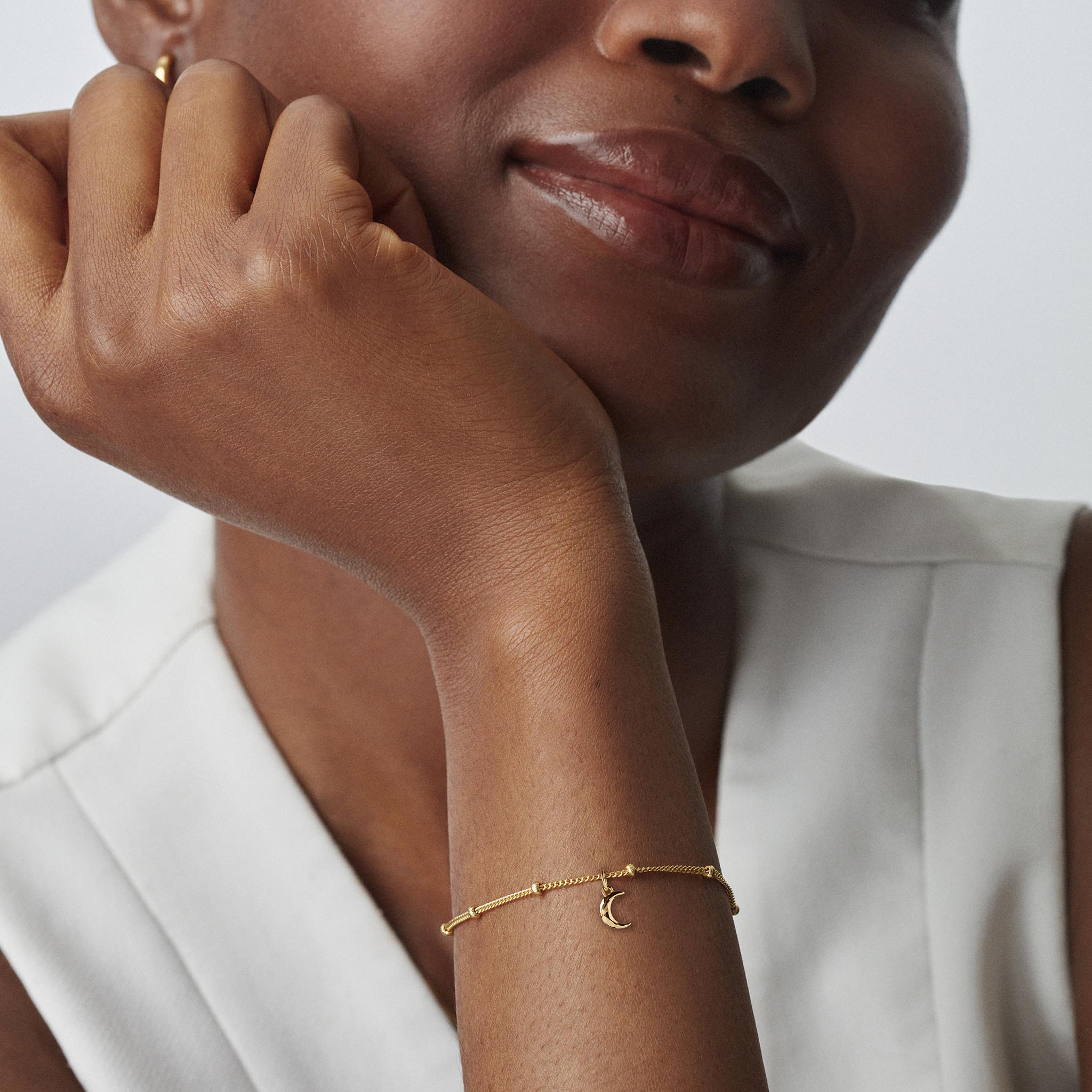 Tiny Moon Bracelet Gold - Image 2