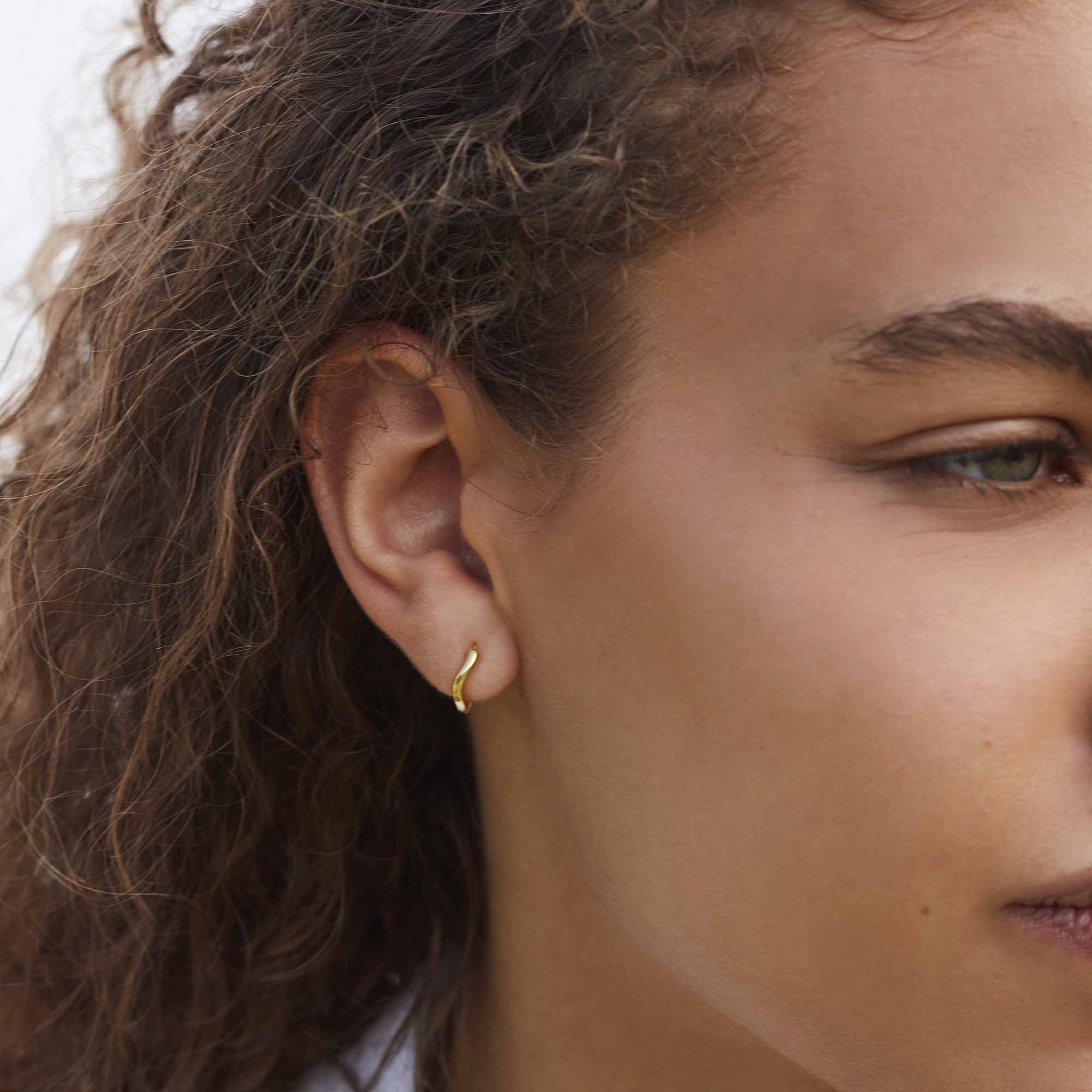 Ripple Hoop Earrings Silver - Image 4